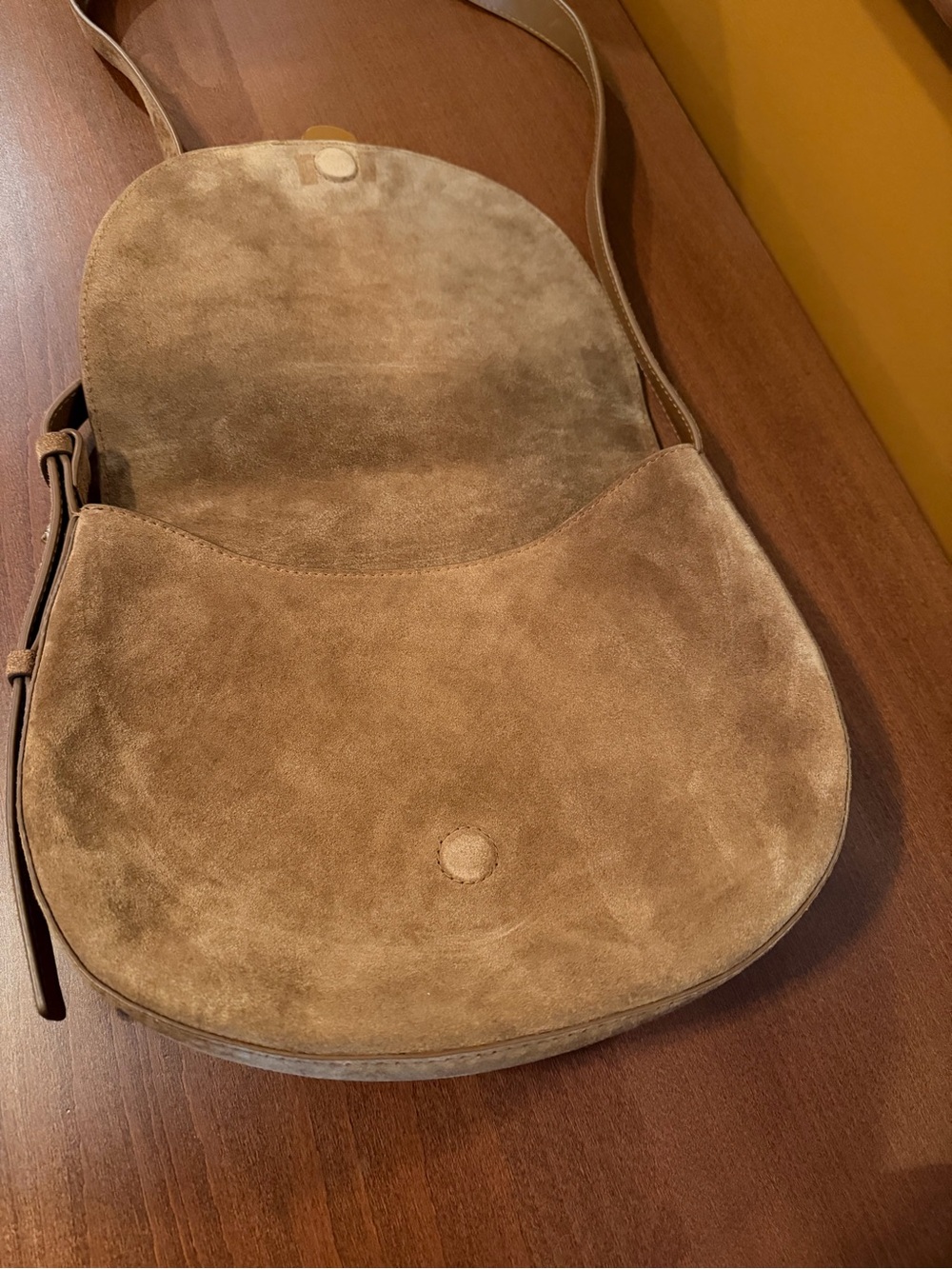 Madewell “Dakota” Large Tan Suede Saddle Crossbody Bag with Gold-Tone Hardware - Picture 2 of 15